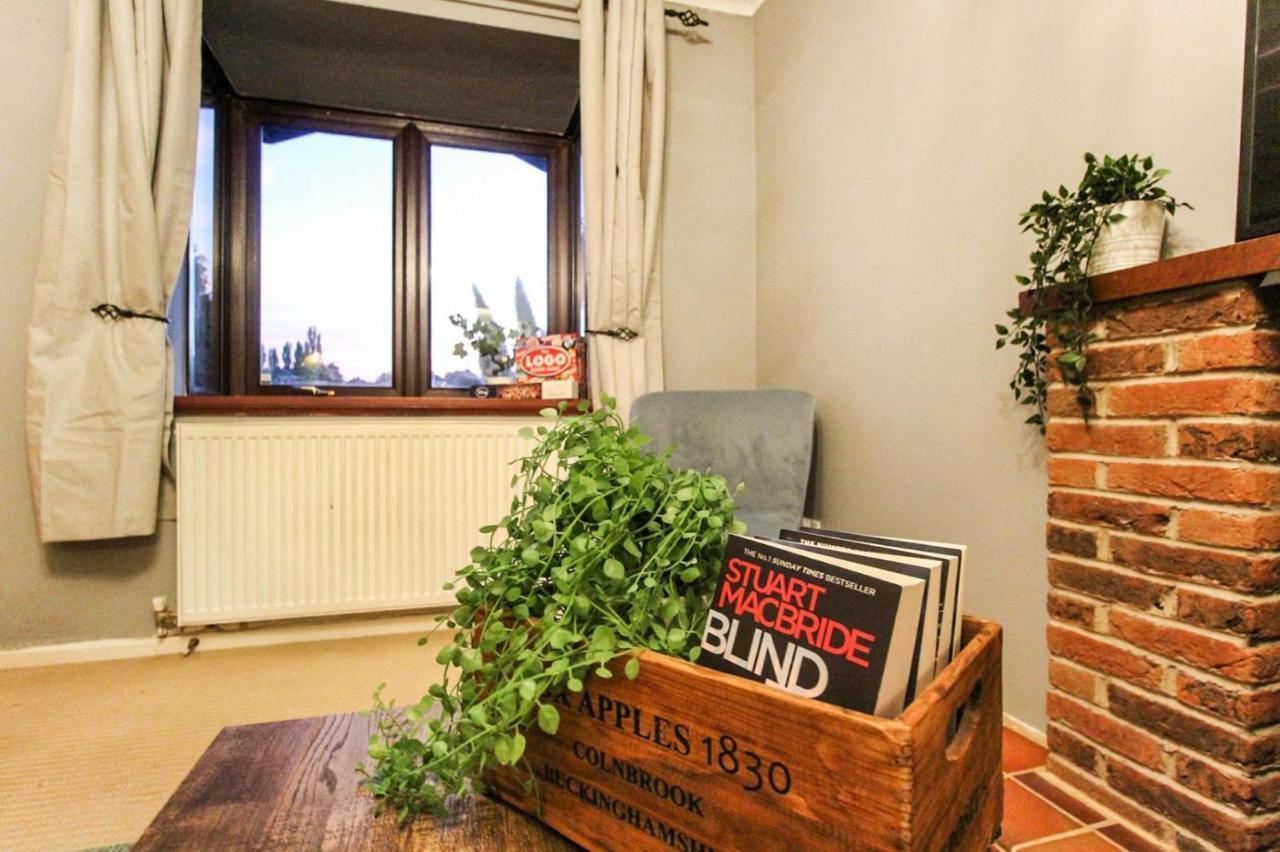 Comfortable 2 Bedroom House With Free Parking Nottingham Eksteriør billede