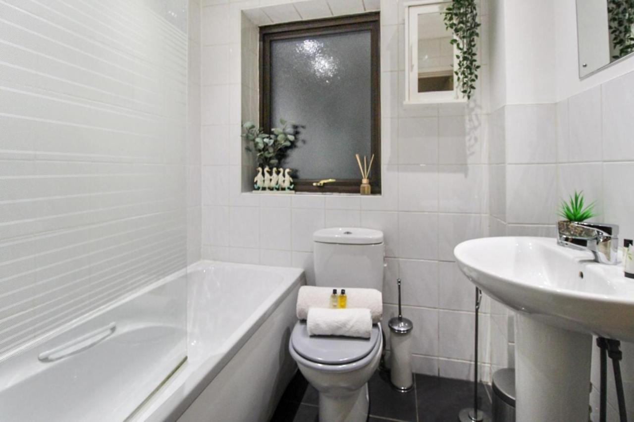 Comfortable 2 Bedroom House With Free Parking Nottingham Eksteriør billede