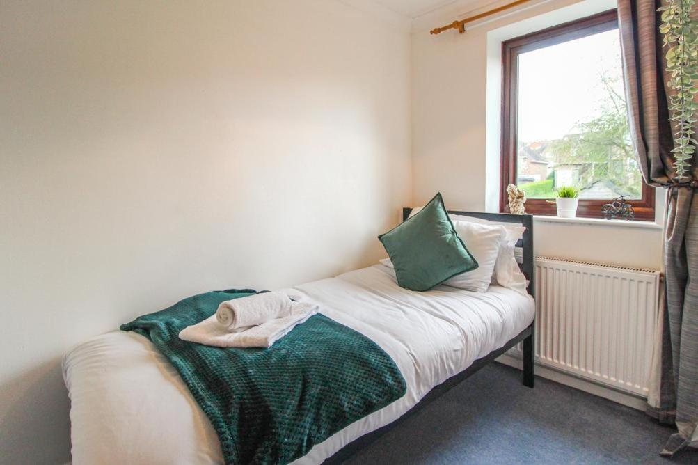 Comfortable 2 Bedroom House With Free Parking Nottingham Eksteriør billede